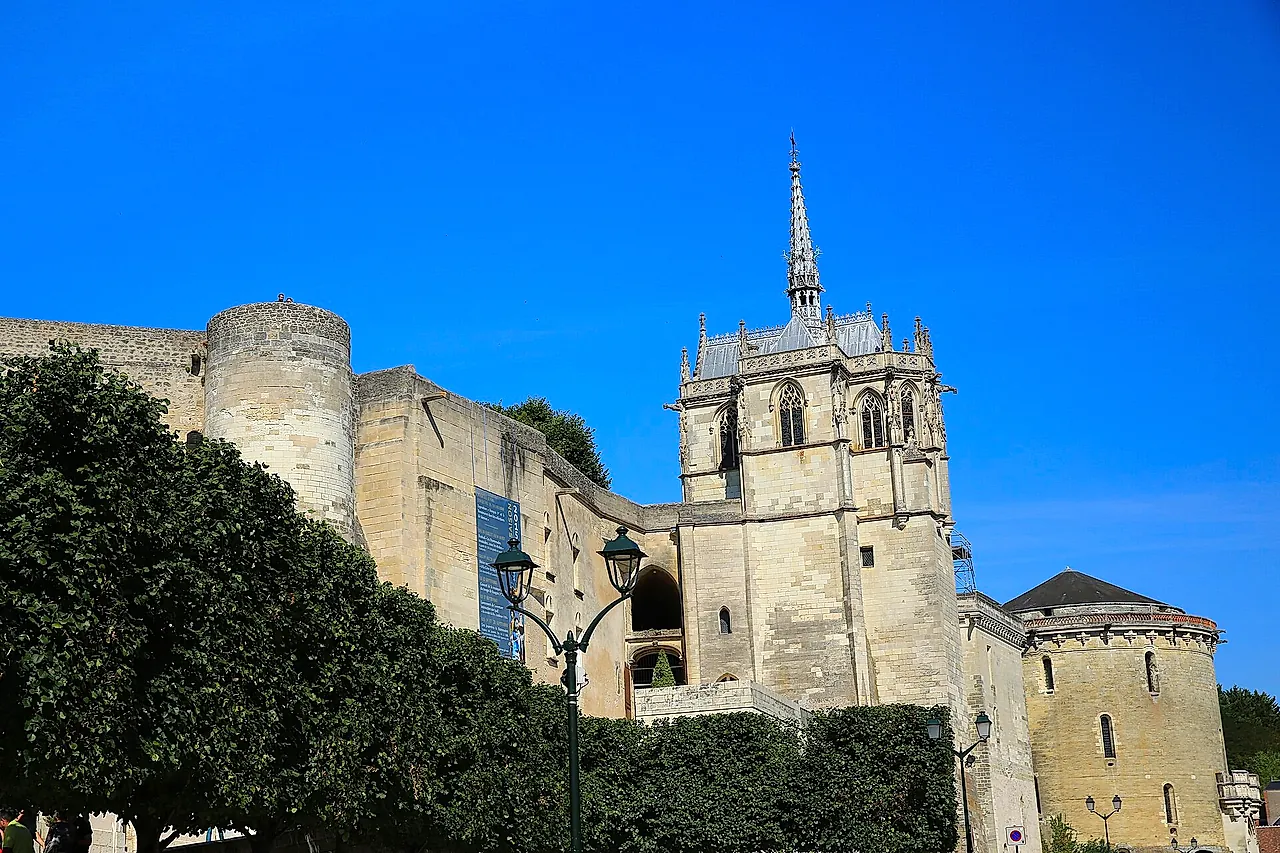 La chapelle Saint-Hubert sur les remparts du château d’Amboise, où repose Léonard de Vinci